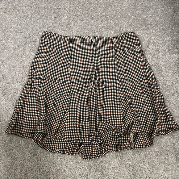 Plaid Skirt - Picture 2 of 2
